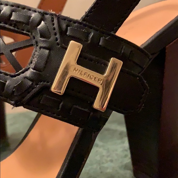 Tommy Hilfiger cutout platform strap block heels - Picture 2 of 13